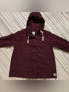 The North Face Shipler Jacket Women’s Large Maroon Full Zip Hooded Pockets